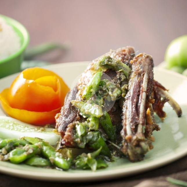 Bebek Cemeng Paha menu Bebek Bentu, Cempaka Putih