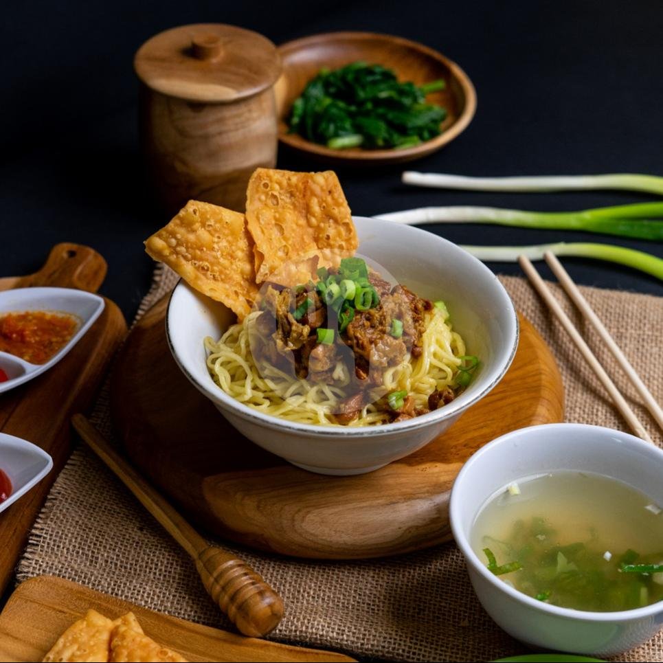 Mie Ayam Bakso Halus menu Bakso Alex, Sukoharjo