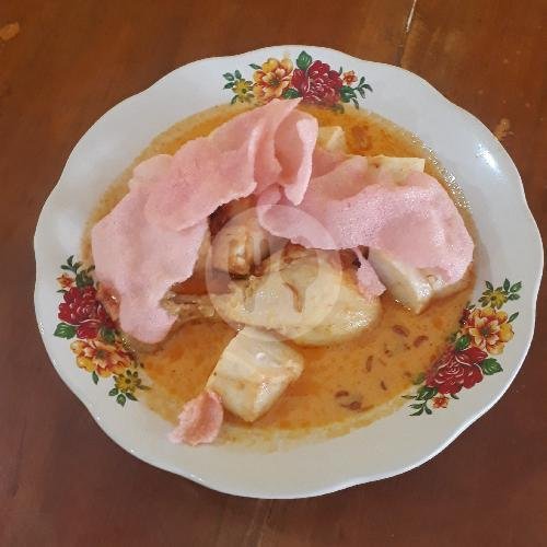 Ketupat Gulai Ayam menu Ketupat Sayur Al-Qhodwah Uni Ul, Kaliurang