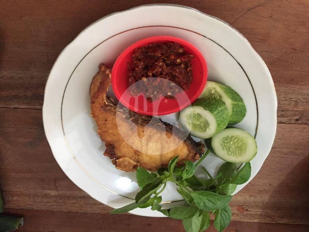 Kepala Kakap Asem-asem menu Rumah Makan Barokah Terminal Kajen