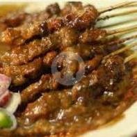 SATE AYAM 40 tusuk Pakek bumbu kacang + irisan bawang merah menu SATE SOTO MADURA CAK OHA