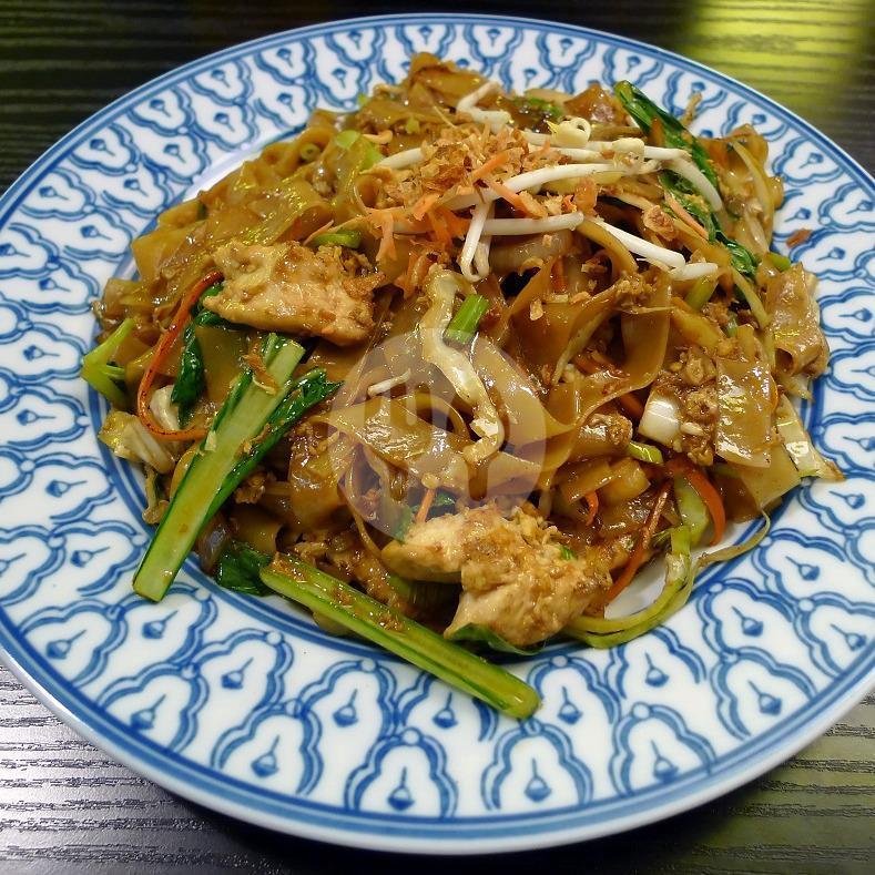 Kwetiaw Goreng Polos menu Kwetiaw Sapi Mangga Besar 78, Wolter Monginsidi