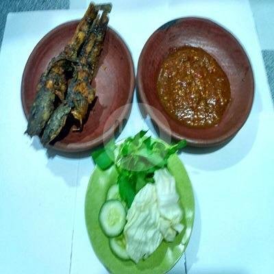 Tahu Tempe Penyet + Lalap menu Pecel Lele Depot Sumber Barokah Mba Yu Anik, Harjamukti