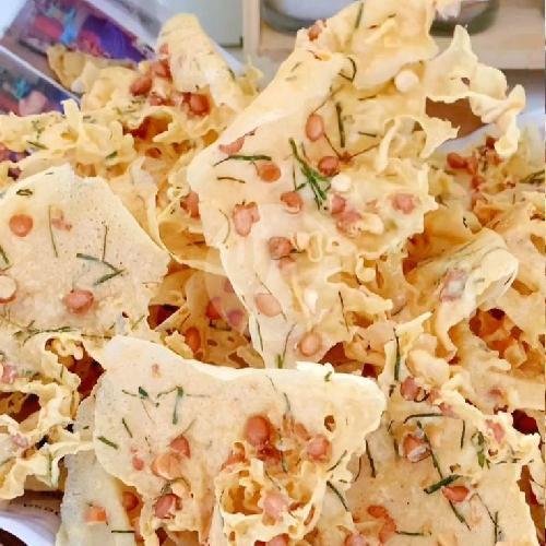 Peyek Kacang menu Nasi Kuning Dan Nasi Uduk Bu Onah, Tubagus Ismail