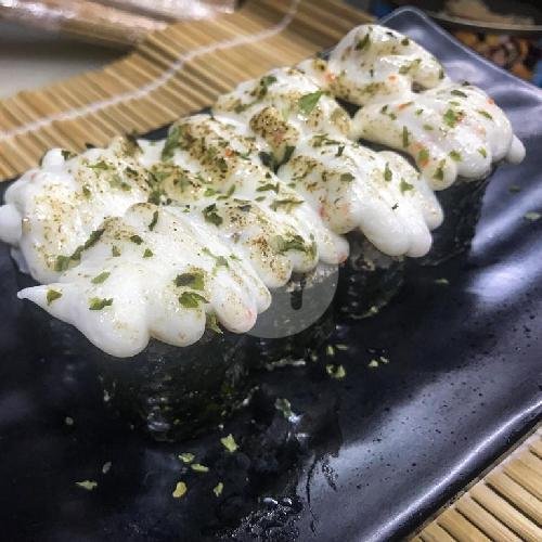 Salmon Chesee Pinggiran 8 Pcs menu Sushi Pinggiran