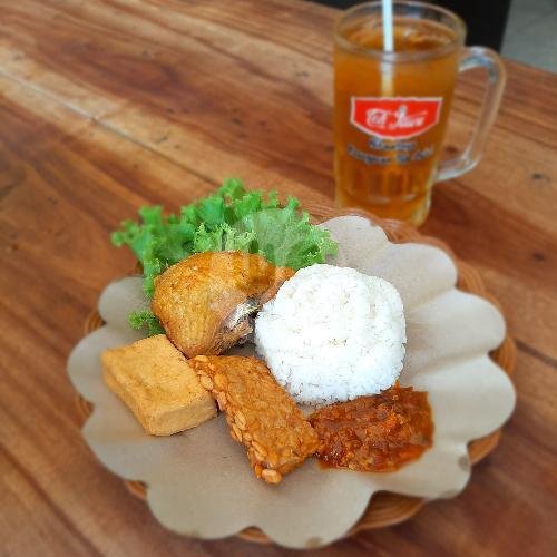 Paket Ayam menu Ayam Penyet Pio (APP), Blulukan