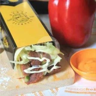 Beef Kebab Spicy Garlic Sauce (Big) menu Republic Kebab Premium, Gegerkalong Girang