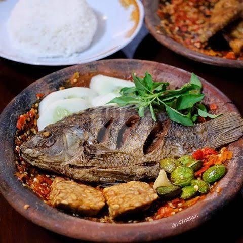 Review Menarik tentang Penyetan Binwu 127 di Sawahan, Surabaya Review Menarik tentang Penyetan Binwu 127 di Sawahan, Surabaya