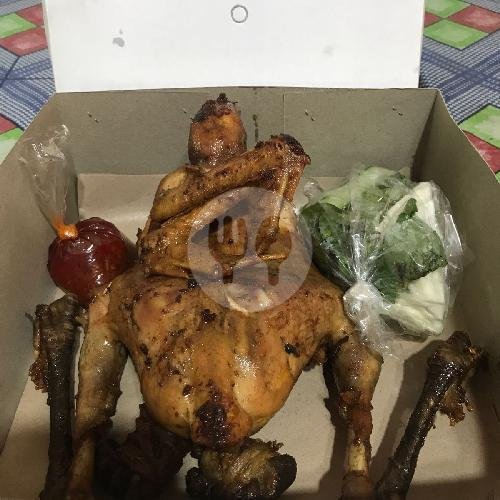 Bebek Goreng Utuh menu Sop Manten Mbah Atmo, Delanggu