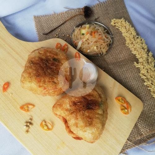 Es Oyen menu Martabak Jobong Bu Emy