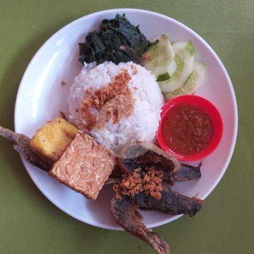 Paket Ayam Dada Boiler ( Tahu Tempe Biasa ) menu Ayam Goreng Kalasan Mbak Elly, Pasteur