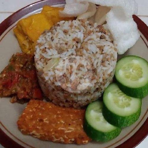 Nasi T.O + Ayam Goreng menu Ayam Bakar Djontor, Tawang