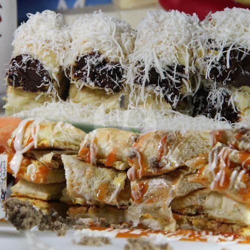 Roti John Poncol: Surga Kuliner di Cipayung yang Wajib Dikunjungi