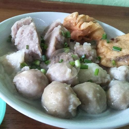 Review Warung Bakso Mas Pur: Pengalaman Makan Bakso yang Bikin Happy di Mojokerto