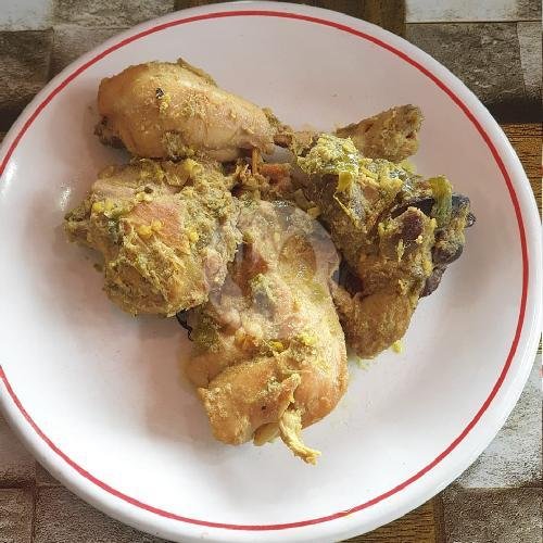 Ayam Bumbu menu Ampera Amamy, Nanggalo