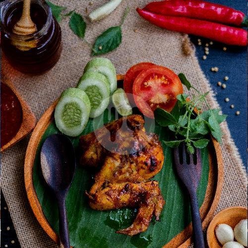 Ayam Bakar Dada Belah Madu menu Ayam Bakar Sirkus, Gunung Sahari