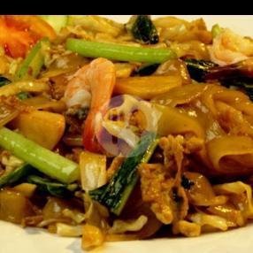 Kwe Tiau Goreng Ayam. menu RM Bakmi & SEAFOOD 89, Ciputat Timur