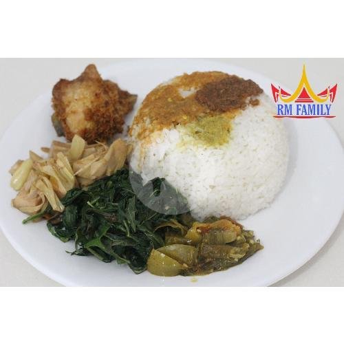 Review Rumah Makan Padang Family: Kenangan dan Cita Rasa yang Menggugah di Perumnas Seturan