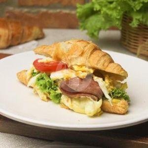 Ramen Beef menu Kong Djie Coffee, Green Lake City