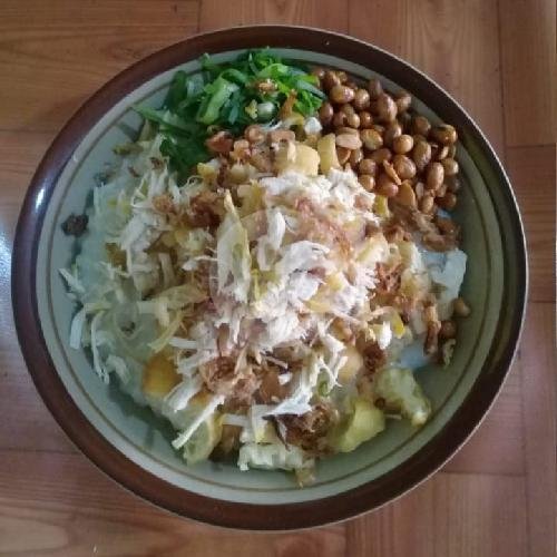 Bubur Ayam Pak Radi: Surga Kuliner Sarapan di Yogyakarta