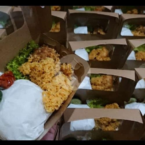 Es Durian Kocok menu Ayam Goreng Bumbu Hitam Madura 'Bu Anna', Gg. Buntu Desa Adi Dharma