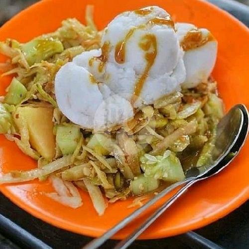 Rujak Es Krim Mas Donny: Surga Kuliner di Solo yang Wajib Dikunjungi