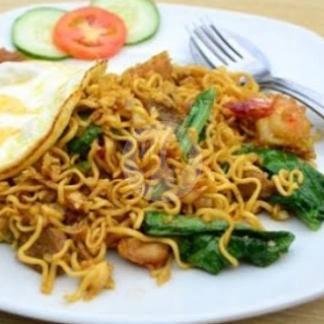 Warung Mertua: Menyusuri Kenangan Masa Kecil Melalui Rasa di Dharmawangsa