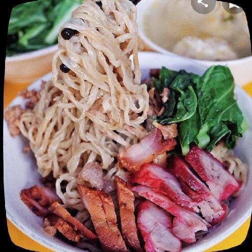 Mie Alot Pangsit menu Bakmi Agoan, Puri