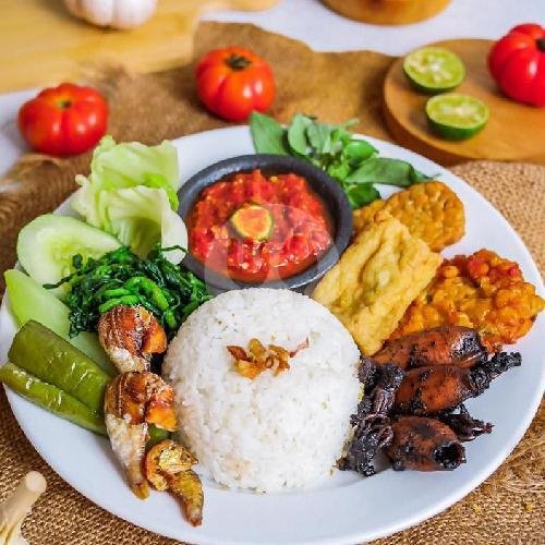 Bubur Ayam Suwir + Telur Kampung Setengah Matang menu Dapur Mamio, Simpang Darmo Permai Utara