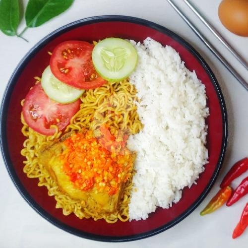 Paket Spesial 3 ( Nasi,indomie,ayam Bakar ) menu Indomie Goreng Wow, Cengkareng Timur