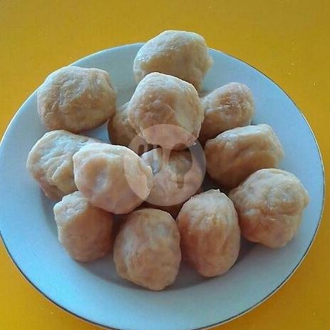 Kerupuk Bakar Gabus + sambal menu Pempek Palembang Glory, Basuki Rahmat
