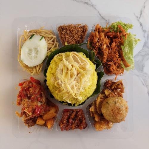 Kotak Nasi Madura Bu Lili menu Depot Lili Jaya, Pandegiling