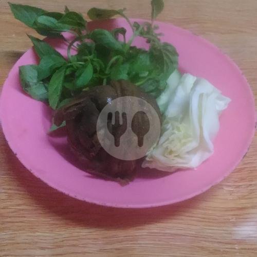 Ikan Salem Bakar menu Warung Penyetan Tenda Biru, Jln Affandi No 19