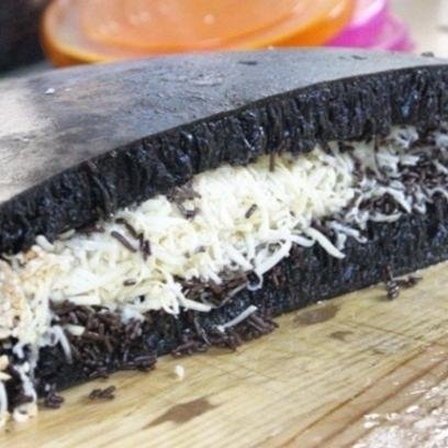 Martabak Redvalvet Ketan Kelapa menu Martabak Top Bandung 1, Bekasi Barat