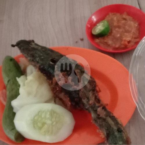 Lalapan Wader menu Warung Sate Nanda