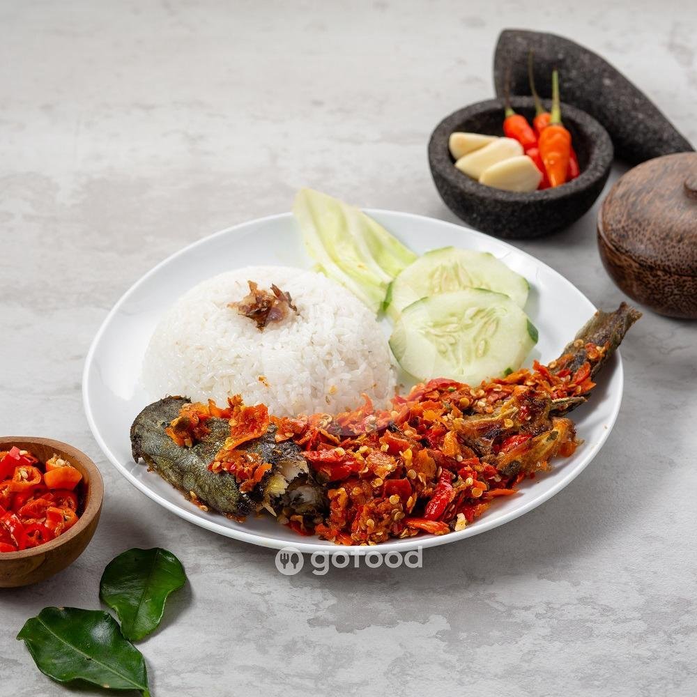 Kobis Goreng menu Penyetan Mas Kobis, Pandega Marta