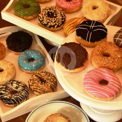 Donat Kentang Topping Mango menu Lagady Donuts, Gayungsari
