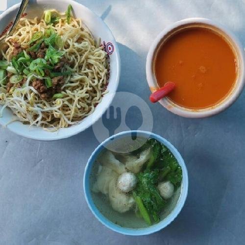2 Porsi Mie Ayam Sepesial menu Mie Ayam Goceng, Laweyan