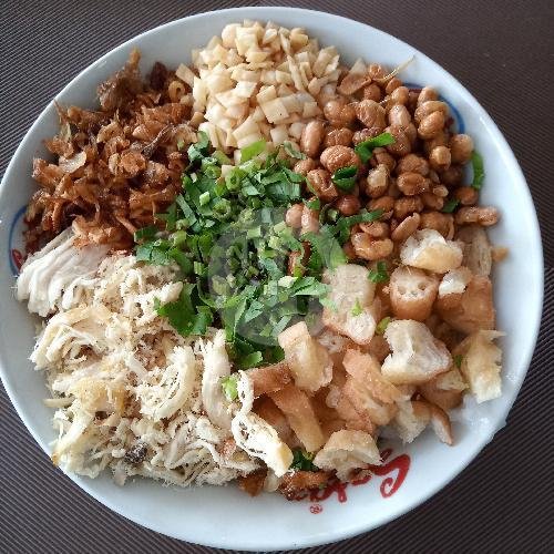 Review Bubur Ayam Jakarta Bu Tyas: Sarapan Enak di Surabaya