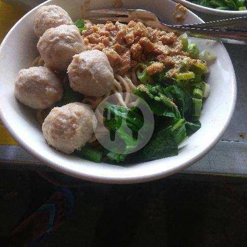Degan Beli 3 Butir Lebih Hemat menu Bakso Dan Es Kelapa Muda Berliana, Secang