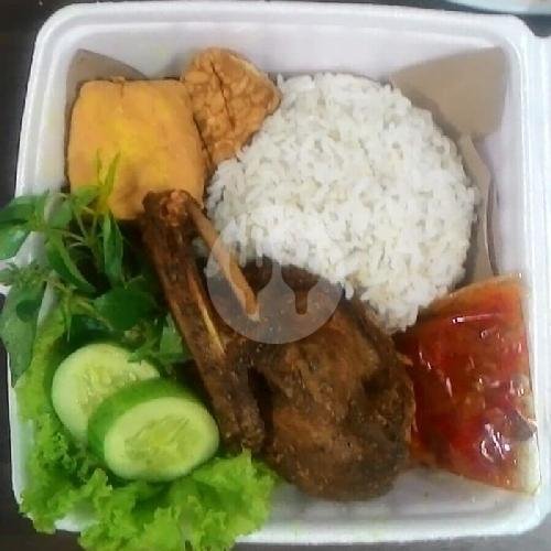 Ayam Fillet Cryspi Sambel Tomat / Sambel bawang menu Lalapan Khasanah, Tmr Masjid Abu Bakar