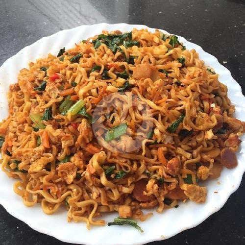 Mie Goreng Komplit menu Laresa Nasi Goreng, Pondok Bambu