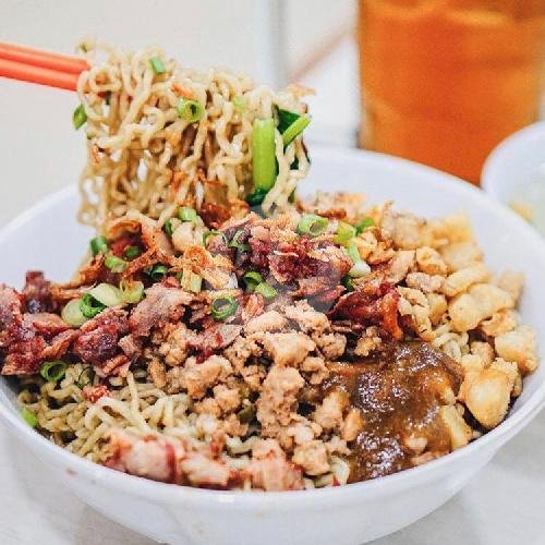 Kue Mangkok Original (Pink) menu Bakmi Ernie, Boulevard Raya