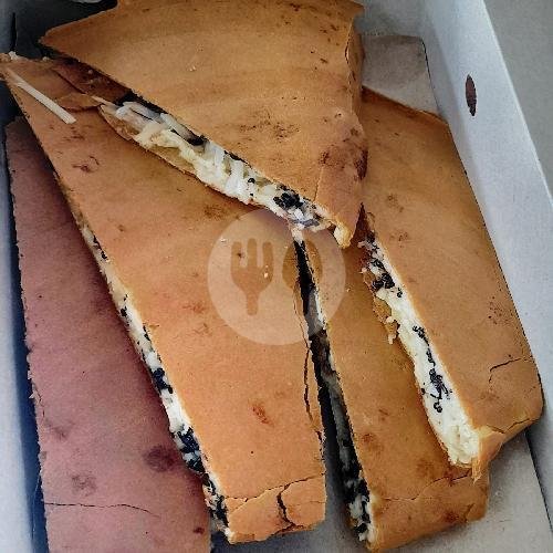 Ayam Mozzarella menu Martabak Yoenak, Menganti