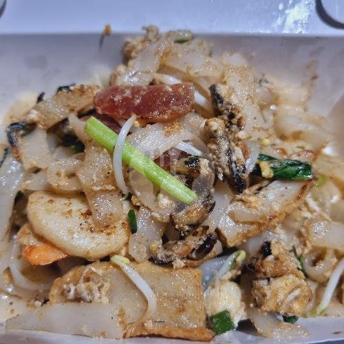 Pangsit Goreng Telur Sambal Belacan menu Kwetiau Goreng Medan 