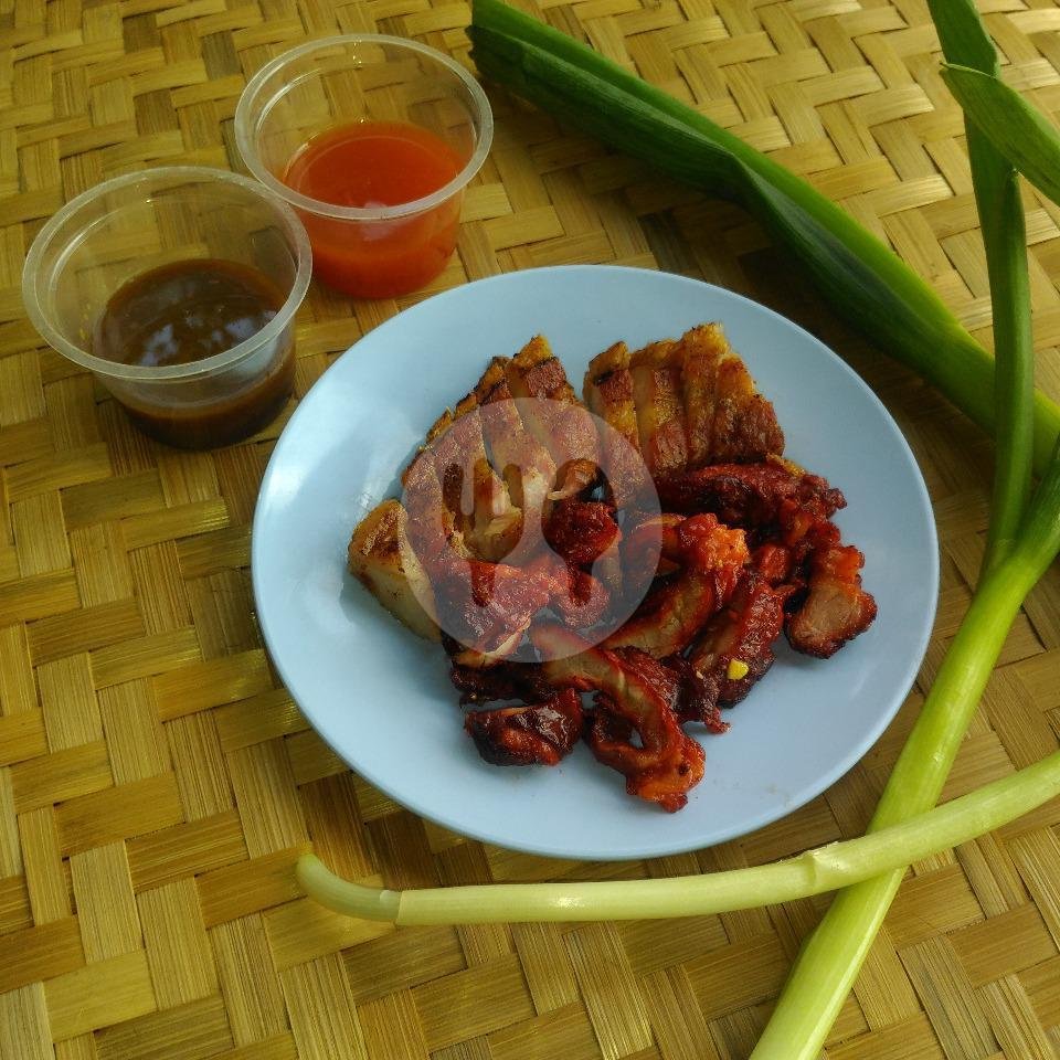 Babi Panggang Kriuk menu Babi Kriuk Cita Rasa Malang, Puri Anjasmoro
