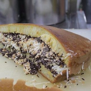Keju Kismis menu Iwan Martabak Bangka Asli, Tambora