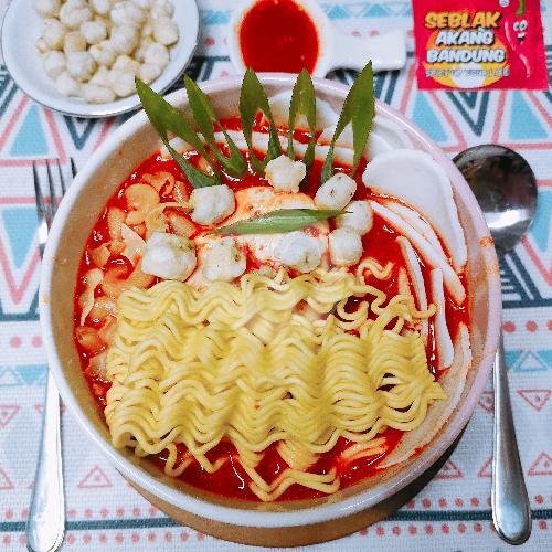 Review Seblak Akang Bandung Gajah Raya: Makanan Enak dan Pelayanan Cepat di Semarang