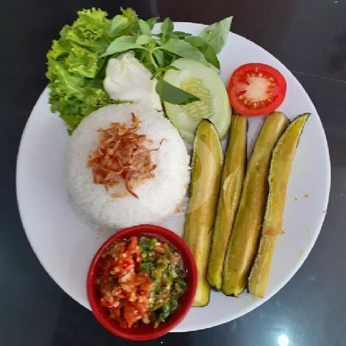 Nasi Lalapan Tempe/Tahu Penyet menu Warung Addin, Karya Wiguna