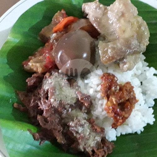 Nasi Gudeg Komplit menu Pecel Gudeg 'Bu Yuli', Manyar